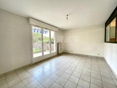For rent Lyon-3eme-arrondissement 2 rooms 47 m2 Rhone (69003) photo 3