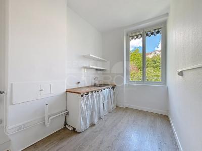 For rent Lyon-5eme-arrondissement 3 rooms 66 m2 Rhone (69005) photo 2