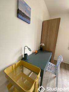 For rent Bordeaux 1 room 13 m2 Gironde (33200) photo 1