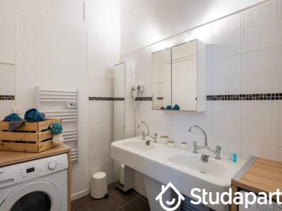 For rent Lyon-2eme-arrondissement 1 room 251 m2 Rhone (69002) photo 3