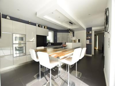 For sale CHOLET RSIDENTIEL 8 rooms 240 m2 Maine et loire (49300) photo 3