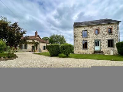 For sale A 15MINUTES DE BOUSSAC 7 rooms 131 m2 Creuse (23600) photo 2