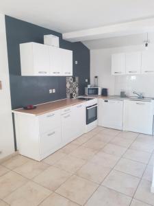 For sale CHATEAU GOMBERT 3 rooms 67 m2 Bouches du Rhone (13013) photo 3