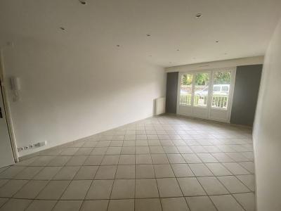 Louer Appartement 63 m2 Saint-genest-lerpt