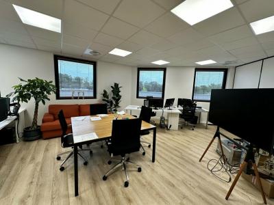 Acheter Bureau Fargues-saint-hilaire 444050 euros