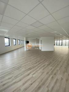 Acheter Bureau Fargues-saint-hilaire 344000 euros