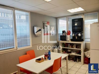 For rent Marseille-16eme-arrondissement 185 m2 Bouches du Rhone (13016) photo 2