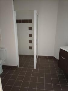 For rent Hanvoile 2 rooms 54 m2 Oise (60650) photo 3
