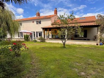 For sale Frossay 9 rooms 205 m2 Loire atlantique (44320) photo 0