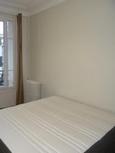 Louer Appartement Paris-10eme-arrondissement 1377 euros