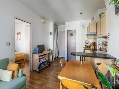 For rent Paris-20eme-arrondissement 2 rooms 45 m2 Paris (75020) photo 2