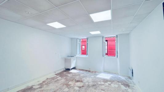 Louer Local commercial Blaye 11400 euros