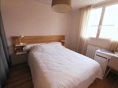 For rent Bordeaux 1 room 21 m2 Gironde (33300) photo 1