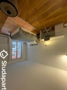 For rent Paris-18eme-arrondissement 1 room 11 m2 Paris (75018) photo 3