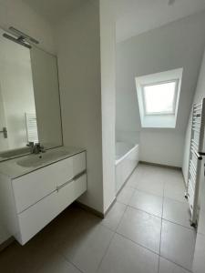 For sale Pont-a-marcq 5 rooms 84 m2 Nord (59710) photo 3