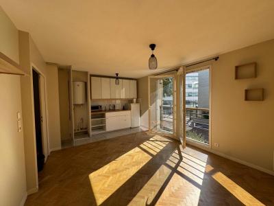 For rent Rungis 1 room 30 m2 Val de Marne (94150) photo 3