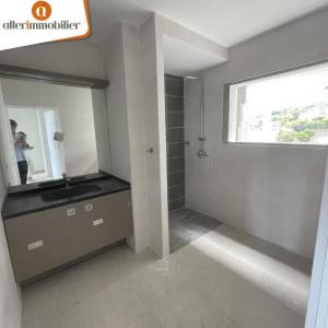 Louer Appartement On-saint-leu 923 euros