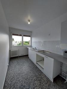 For rent Rueil-malmaison 3 rooms 55 m2 Hauts de Seine (92500) photo 2
