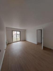 For rent Rueil-malmaison 2 rooms 48 m2 Hauts de Seine (92500) photo 1