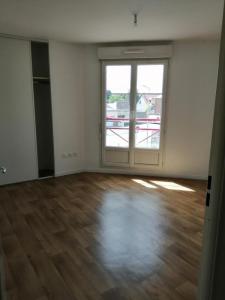 For rent Moliens 3 rooms 69 m2 Oise (60220) photo 2