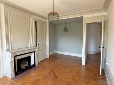 Louer Appartement 56 m2 Lyon-6eme-arrondissement