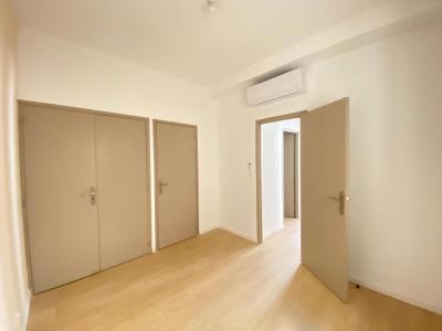 Louer Appartement 49 m2 Nimes