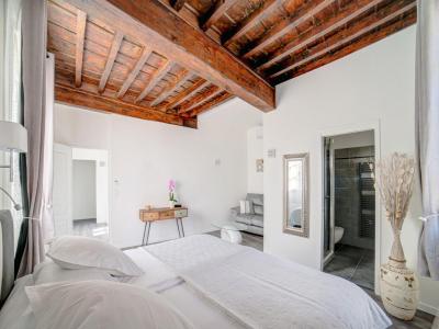 For sale Avignon 7 rooms 243 m2 Vaucluse (84000) photo 0