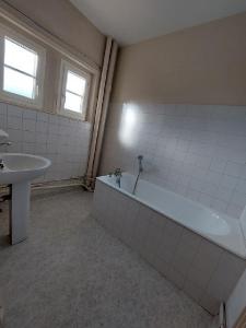 For sale 3 rooms 76 m2 Saone et loire (71000) photo 4