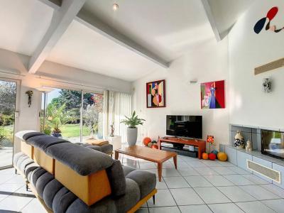 For sale Istres 5 rooms 176 m2 Bouches du Rhone (13800) photo 2