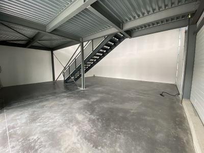 Louer Local commercial Marclopt 17280 euros