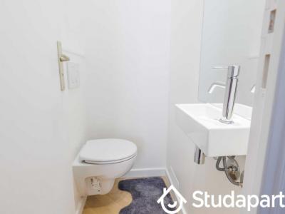 For rent Paris-8eme-arrondissement 2 rooms 28 m2 Paris (75008) photo 2
