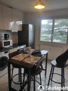 Louer Appartement 11 m2 Evry