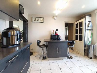 For sale 5 rooms 73 m2 Oise (60160) photo 4