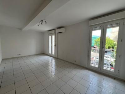 For sale COEUR DE VILLE 2 rooms 38 m2 Herault (34340) photo 0