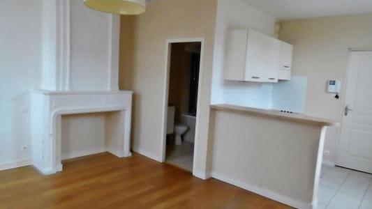 For rent Saintes 1 room 24 m2 Charente maritime (17100) photo 0