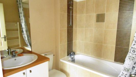 For rent Saintes 1 room 24 m2 Charente maritime (17100) photo 3