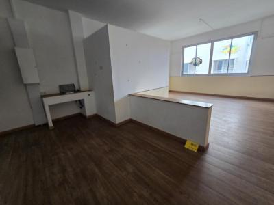 Annonce Location Local commercial Etang-sale 974