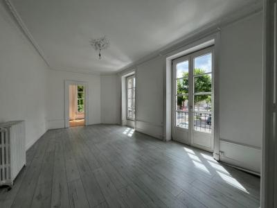 Acheter Appartement 177 m2 Montbrison