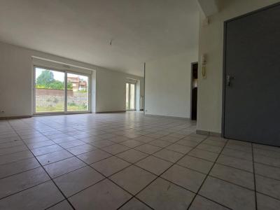 Louer Appartement Secheras 869 euros