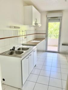 For sale Toulouse 3 rooms 72 m2 Haute garonne (31200) photo 4