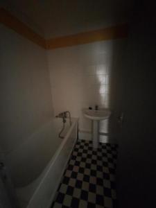 For rent Orange 4 rooms 77 m2 Vaucluse (84100) photo 4