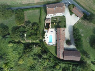 Acheter Gite 252 m2 Blanzay