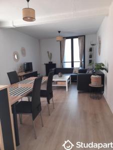 For rent Cenon 1 room 10 m2 Gironde (33150) photo 0