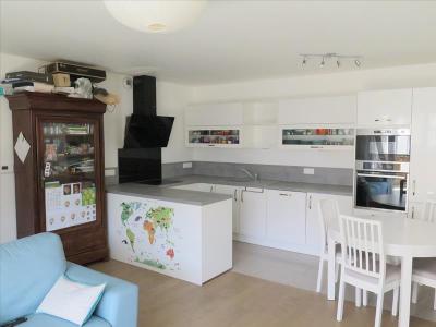 For rent Suresnes 4 rooms 81 m2 Hauts de Seine (92150) photo 2