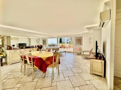 For sale Nice 4 rooms 98 m2 Alpes Maritimes (06200) photo 2
