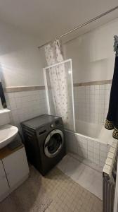 For sale 1 room 35 m2 Herault (34000) photo 2
