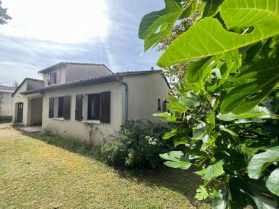 For sale Voeuil-et-giget 5 rooms 135 m2 Charente (16400) photo 1