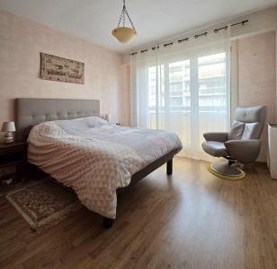 For sale Angers 5 rooms 94 m2 Maine et loire (49000) photo 4
