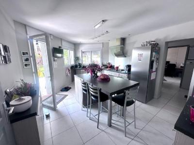 For sale Plaine-sur-mer 8 rooms 150 m2 Loire atlantique (44770) photo 1