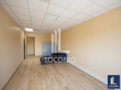 Louer Bureau 79 m2 Eguilles